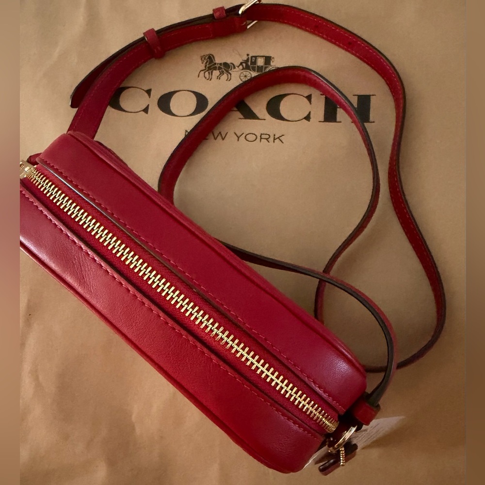 Coach MINI CAMERA BAG IN SIGNATURE LEATHER - Cherry NWT - Picture 9 of 16